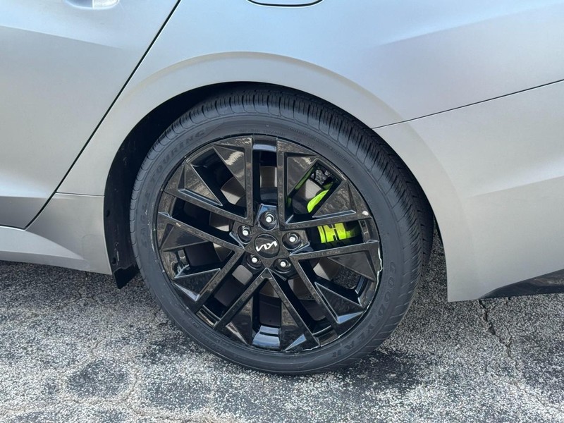 Kia K5 Vehicle Image 07