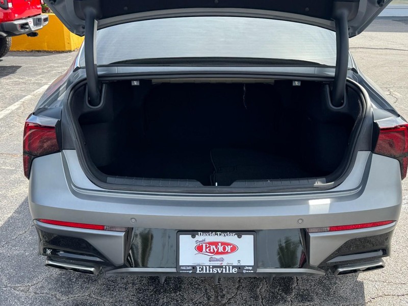 Kia K5 Vehicle Image 14