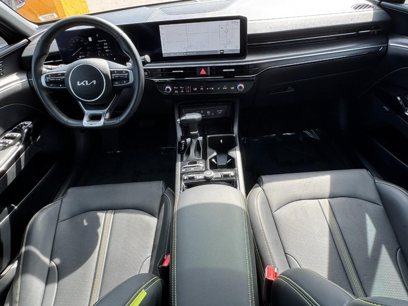 Kia K5 Vehicle Image 18