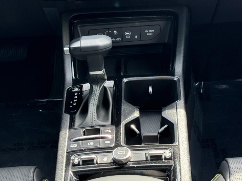 Kia K5 Vehicle Image 21