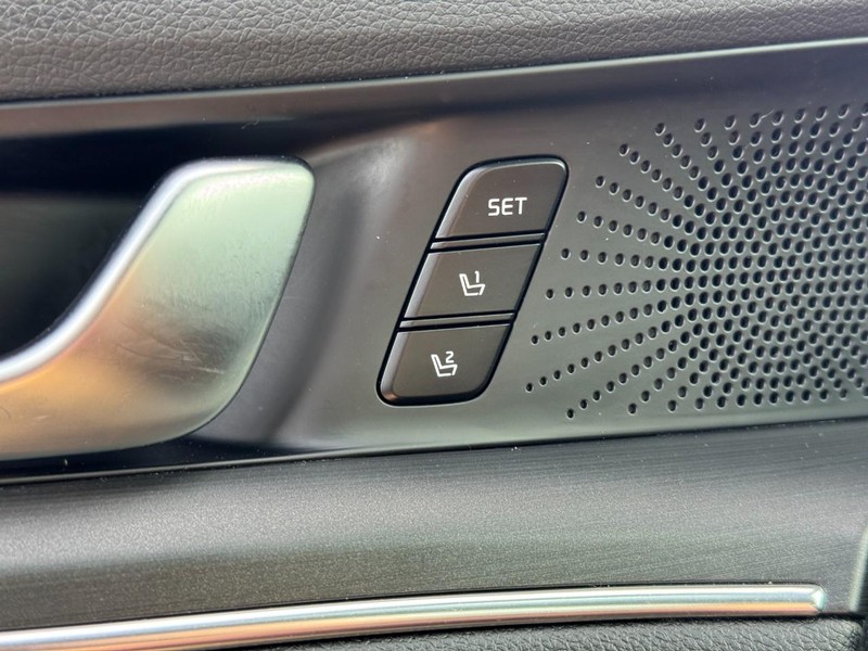 Kia K5 Vehicle Image 23