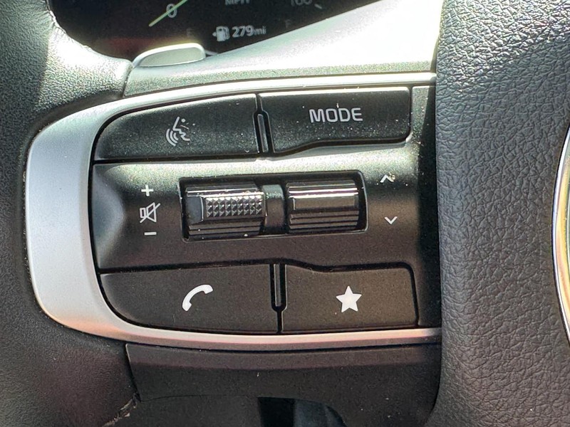 Kia K5 Vehicle Image 25