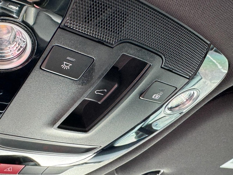 Kia K5 Vehicle Image 28