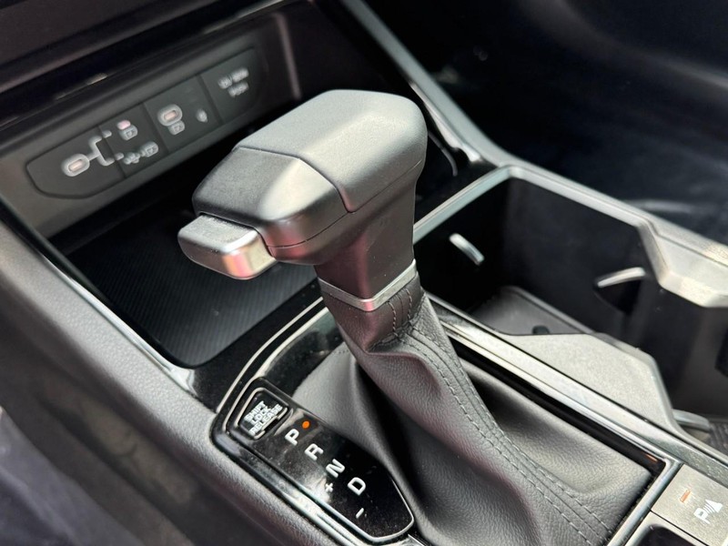 Kia K5 Vehicle Image 30