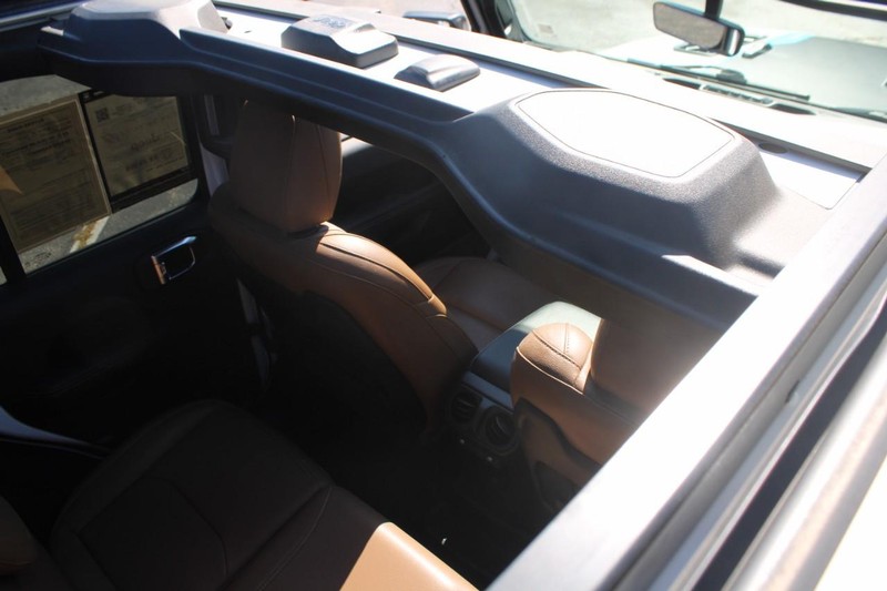 Jeep Wrangler 4xe Vehicle Image 13