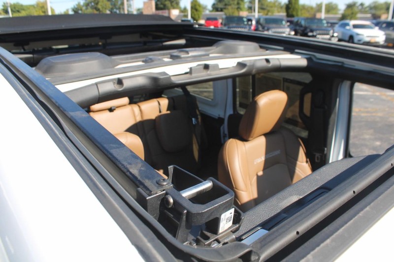 Jeep Wrangler 4xe Vehicle Image 14
