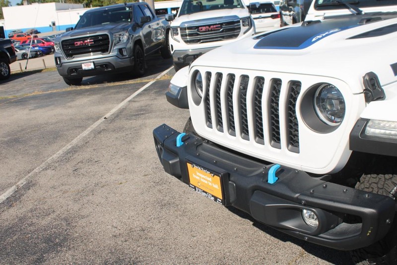 Jeep Wrangler 4xe Vehicle Image 18