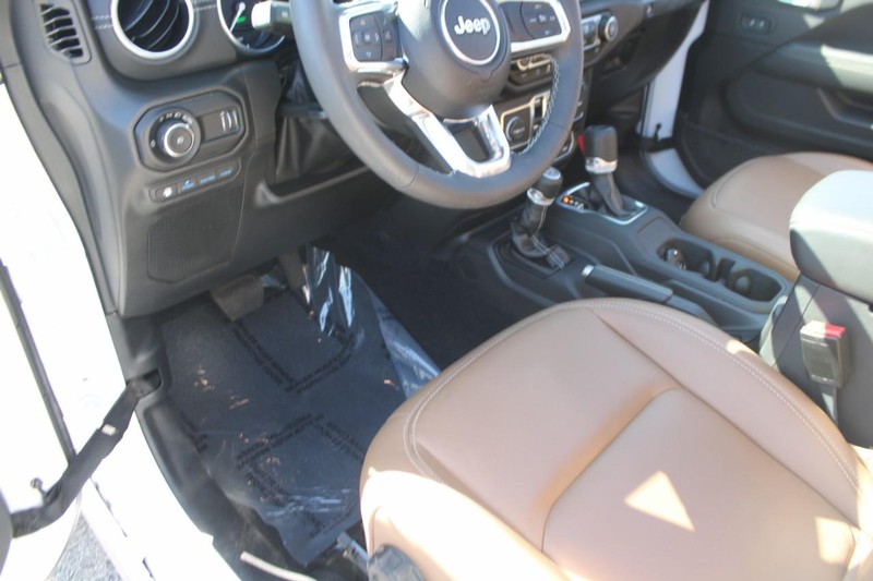 Jeep Wrangler 4xe Vehicle Image 38