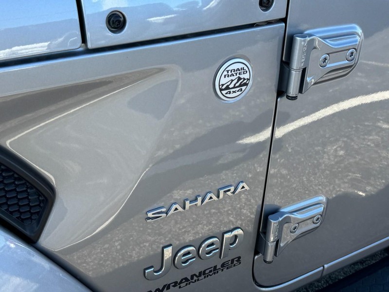 Jeep Wrangler Vehicle Image 13