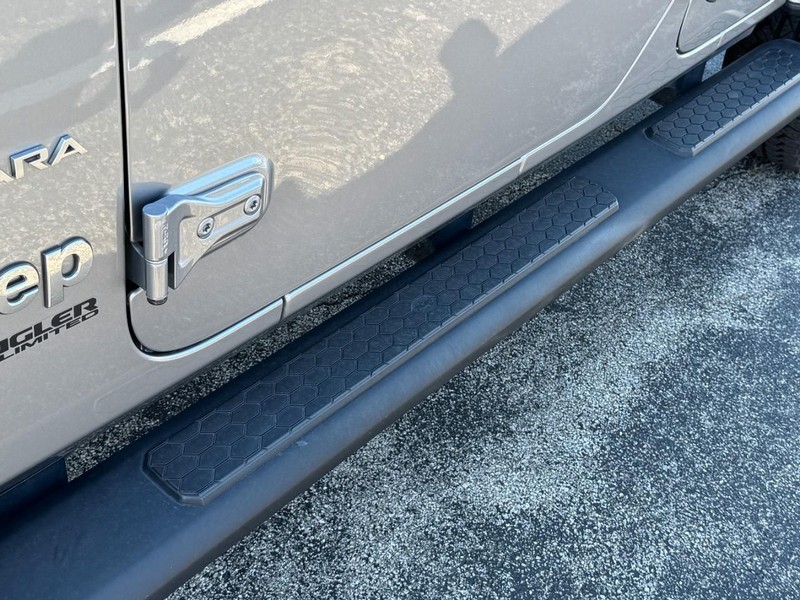 Jeep Wrangler Vehicle Image 14