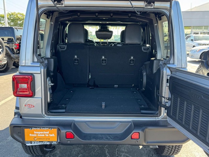 Jeep Wrangler Vehicle Image 16