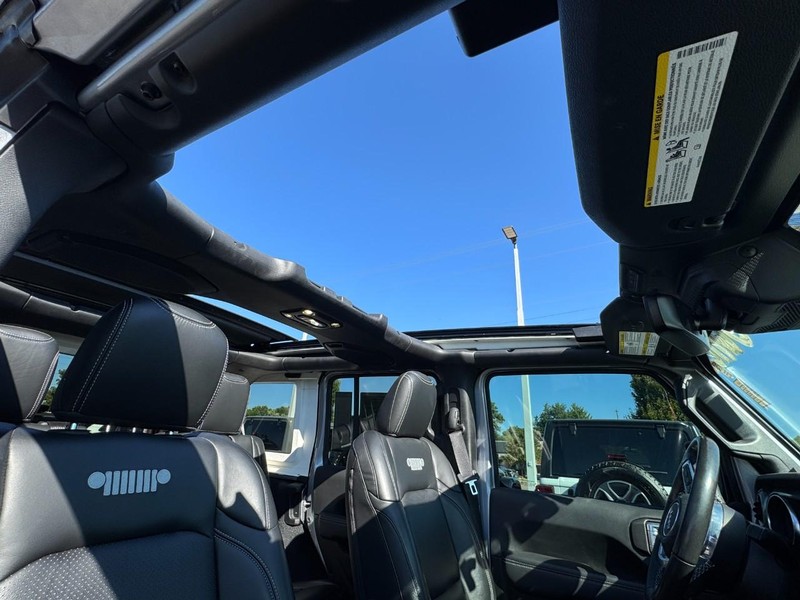 Jeep Wrangler Vehicle Image 19