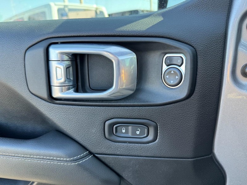 Jeep Wrangler Vehicle Image 30