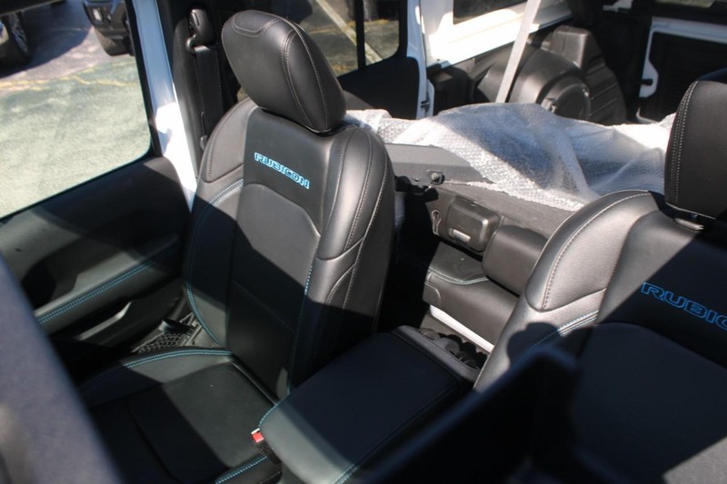 Jeep Wrangler 4xe Vehicle Image 03