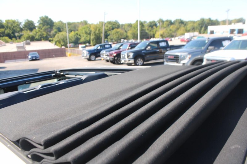 Jeep Wrangler 4xe Vehicle Image 12