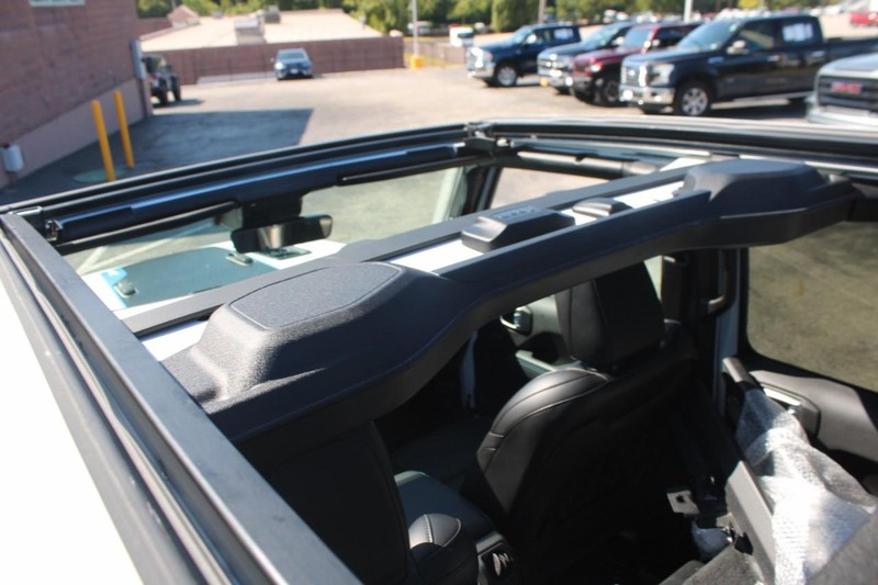 Jeep Wrangler 4xe Vehicle Image 17
