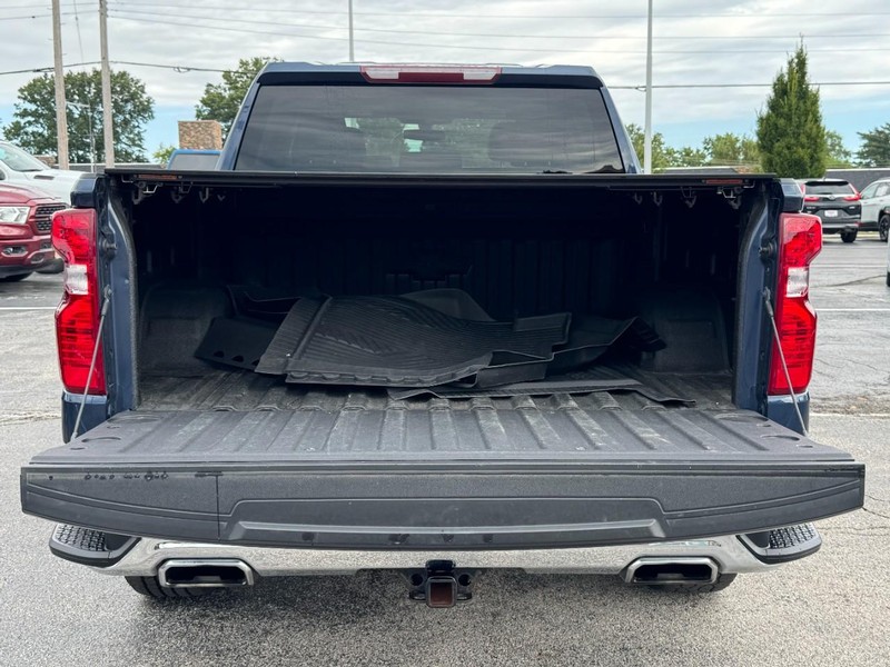 Chevrolet Silverado 1500 LTD Vehicle Image 18
