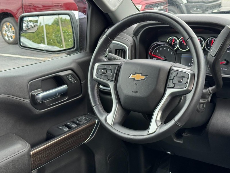 Chevrolet Silverado 1500 LTD Vehicle Image 22