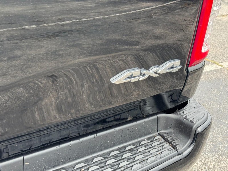 Ram 1500 Vehicle Image 17