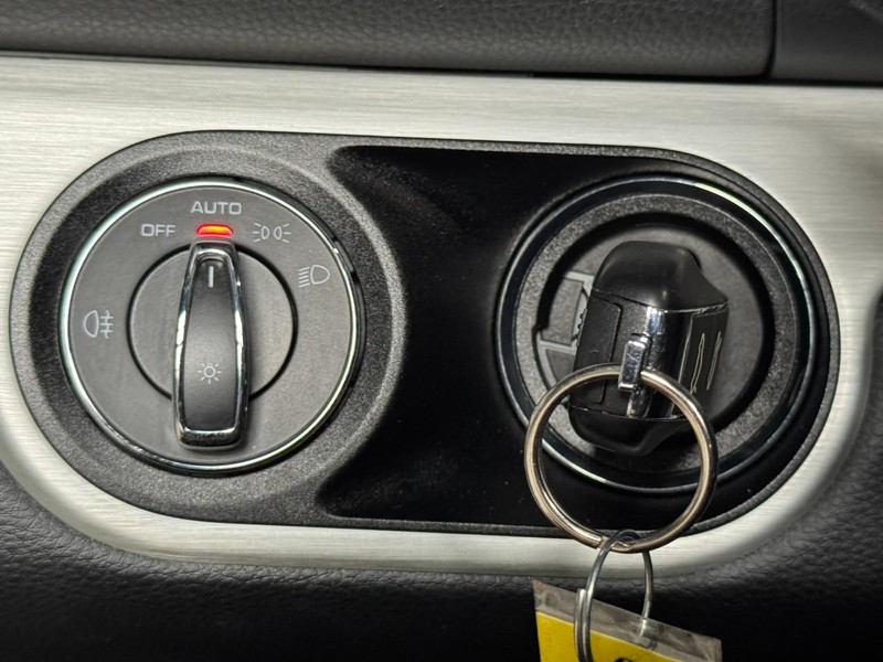 Porsche 718 Boxster Vehicle Image 22
