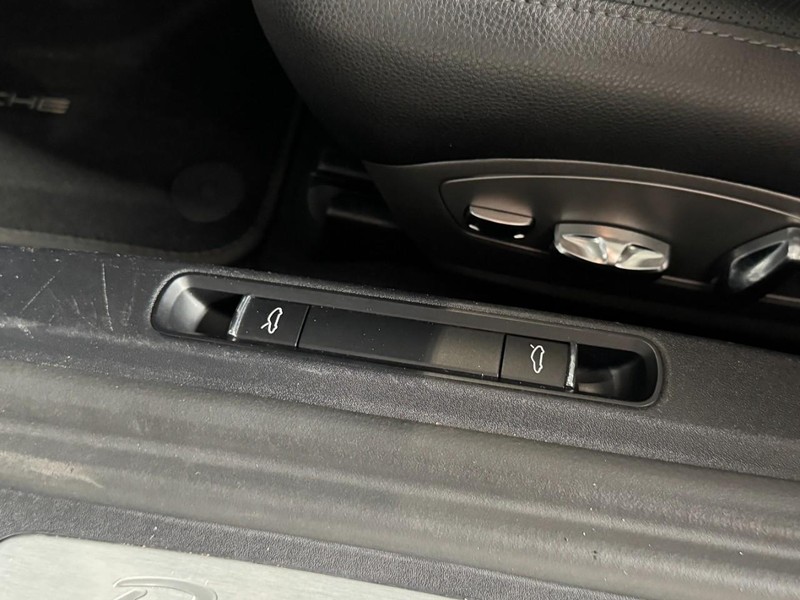 Porsche 718 Boxster Vehicle Image 33