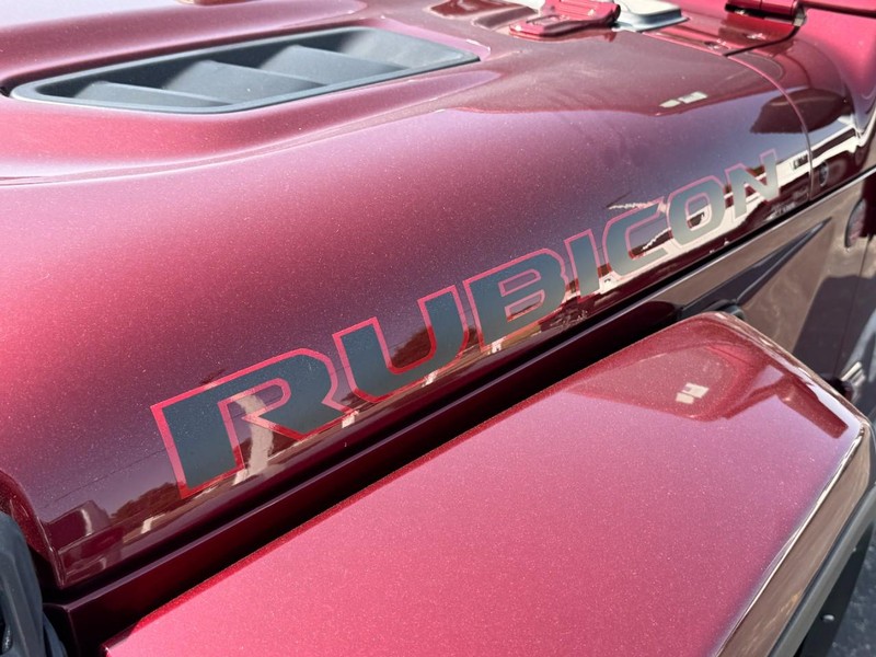 Jeep Gladiator Vehicle Image 12