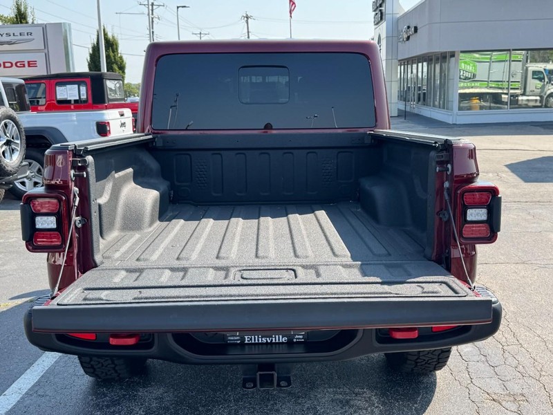 Jeep Gladiator Vehicle Image 16