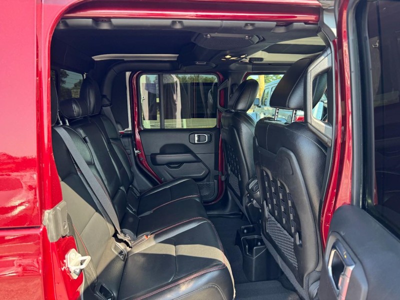 Jeep Gladiator Vehicle Image 17