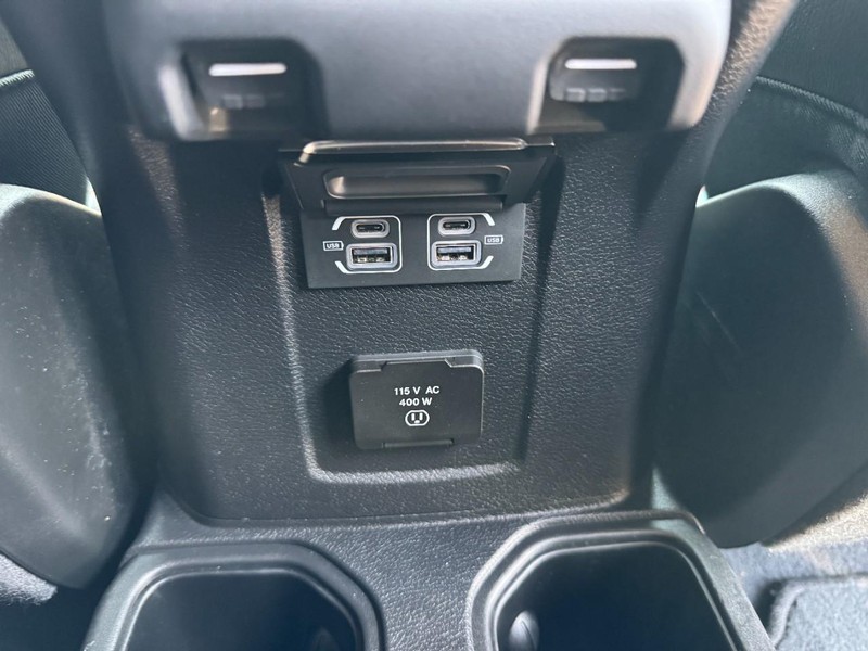 Jeep Gladiator Vehicle Image 18