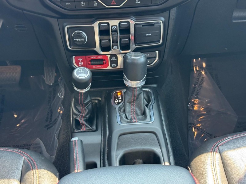 Jeep Gladiator Vehicle Image 22