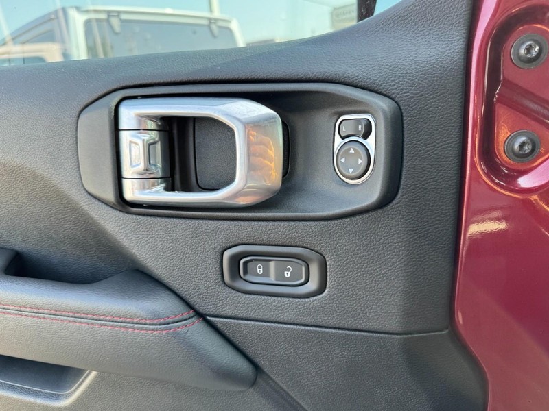 Jeep Gladiator Vehicle Image 25