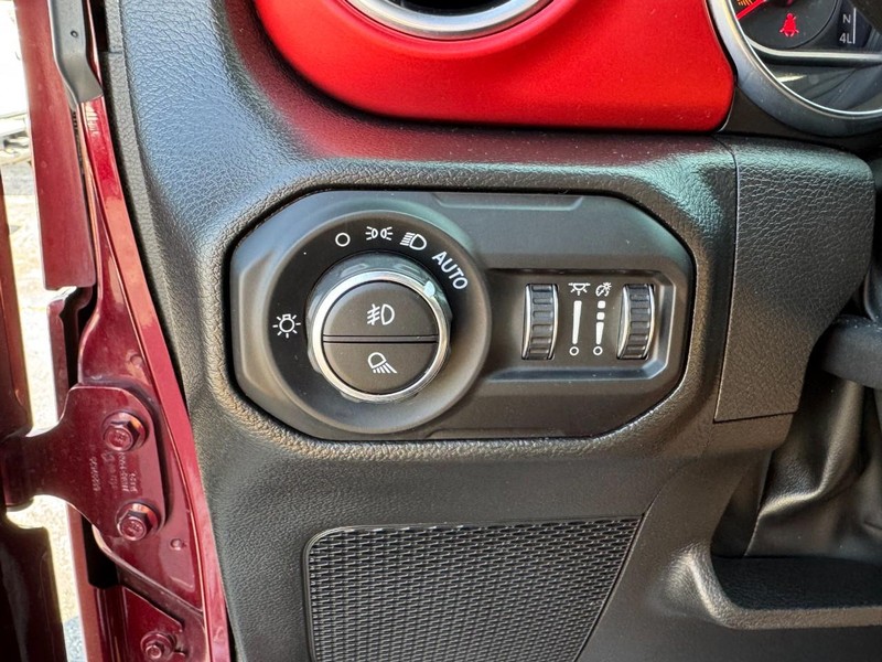 Jeep Gladiator Vehicle Image 26