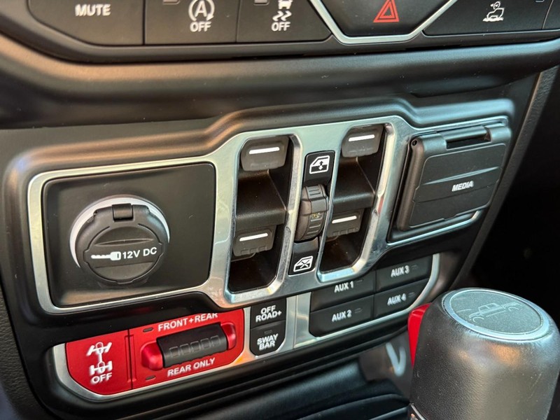 Jeep Gladiator Vehicle Image 31