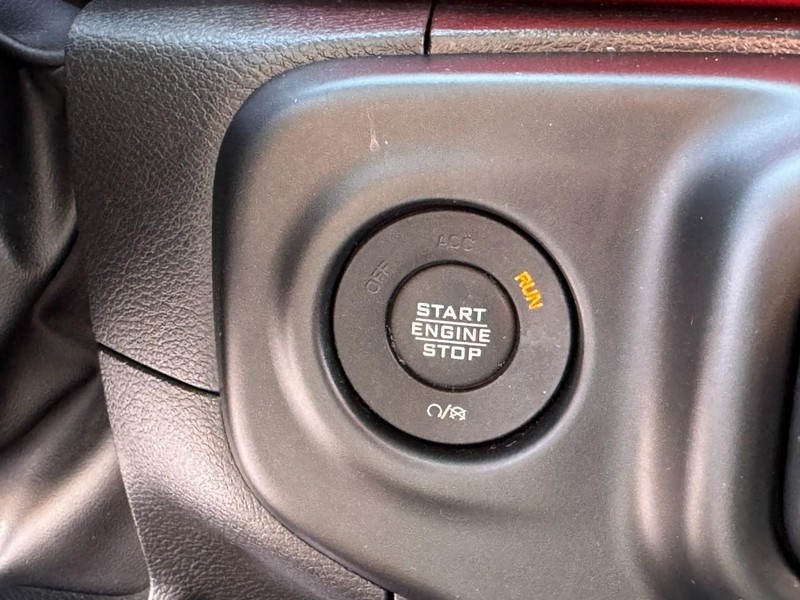 Jeep Gladiator Vehicle Image 33