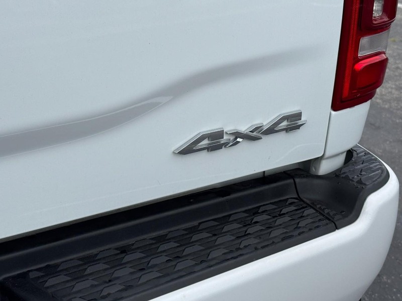 Ram 3500 Vehicle Image 16