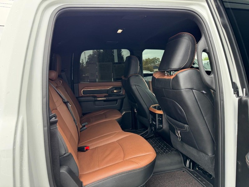 Ram 3500 Vehicle Image 19