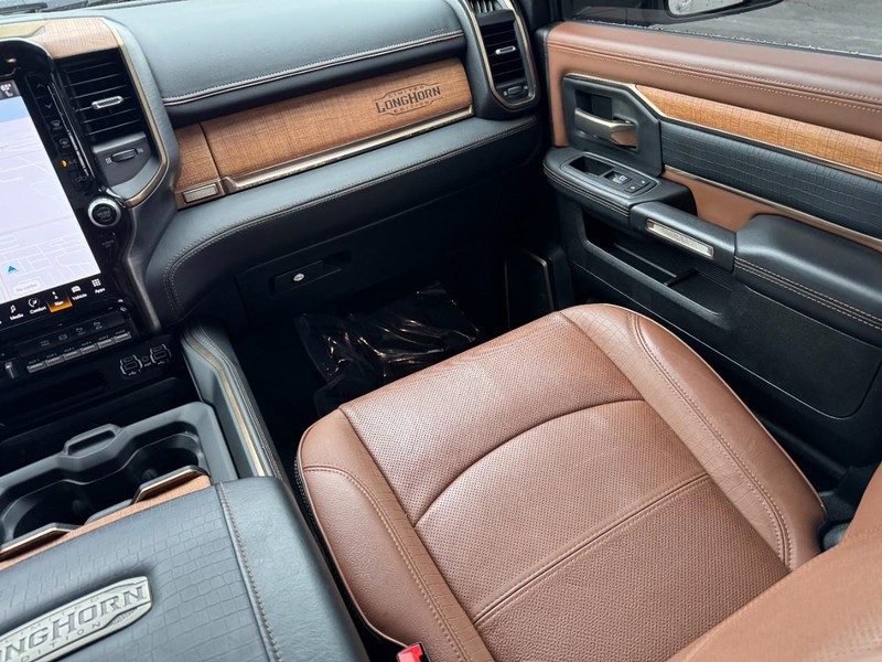 Ram 3500 Vehicle Image 24