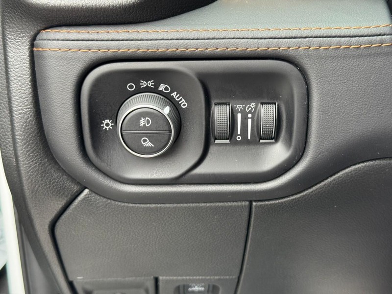 Ram 3500 Vehicle Image 26