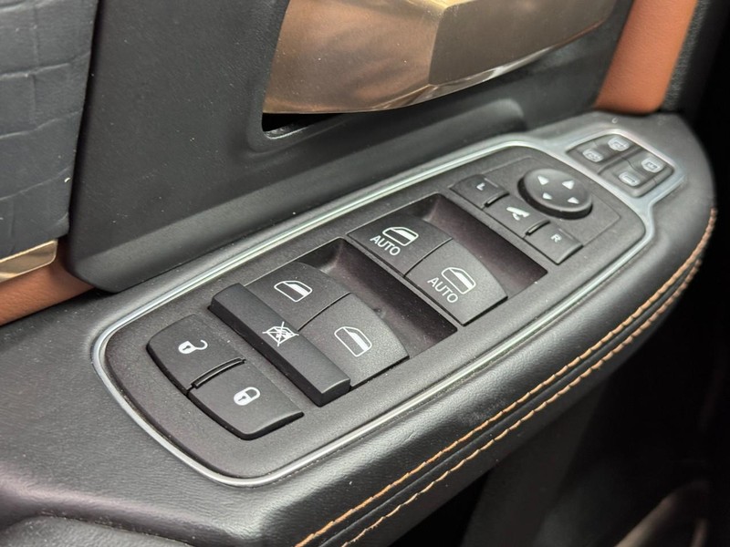 Ram 3500 Vehicle Image 35