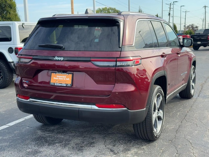 Jeep Grand Cherokee 4xe Vehicle Image 04