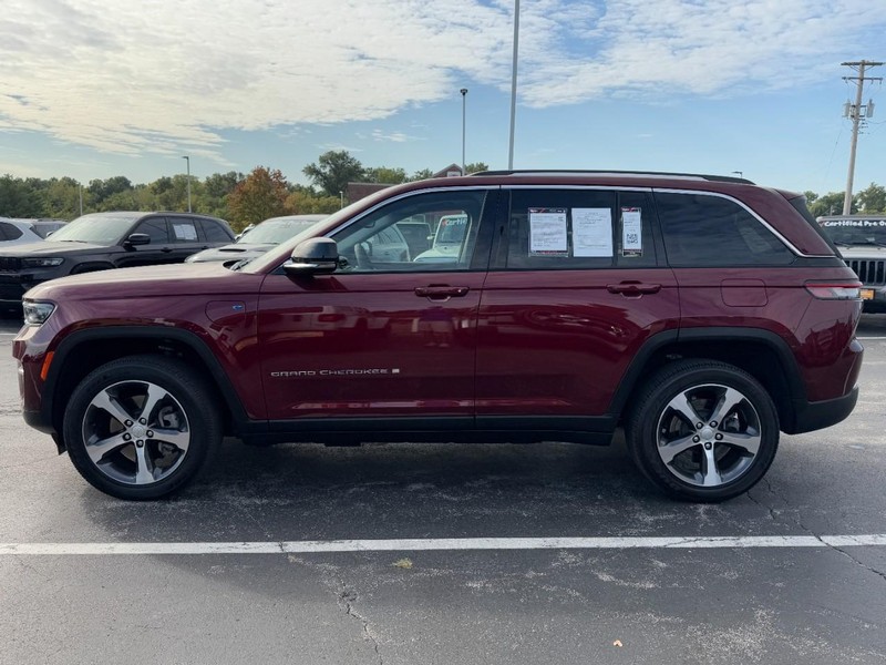 Jeep Grand Cherokee 4xe Vehicle Image 09