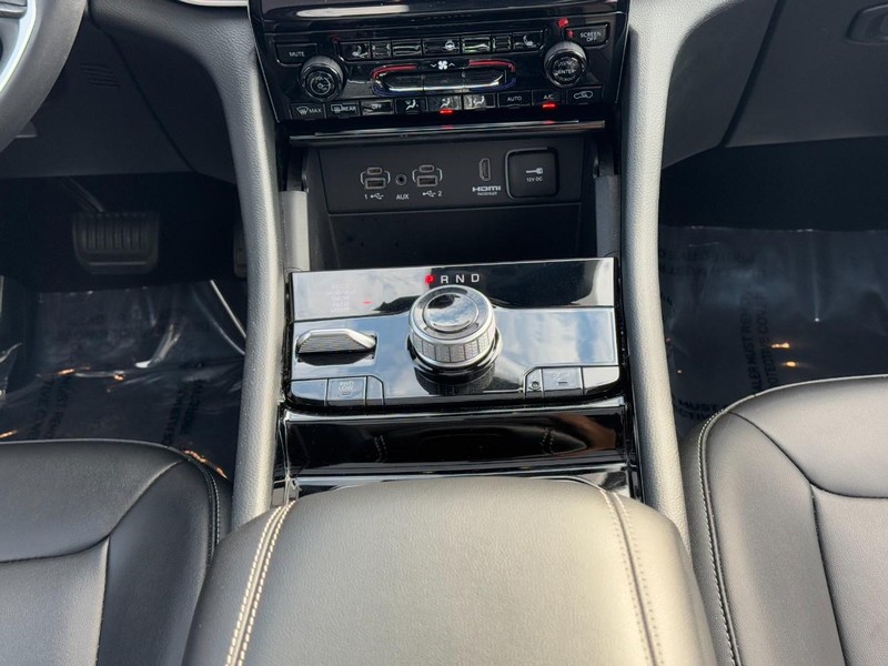 Jeep Grand Cherokee 4xe Vehicle Image 24