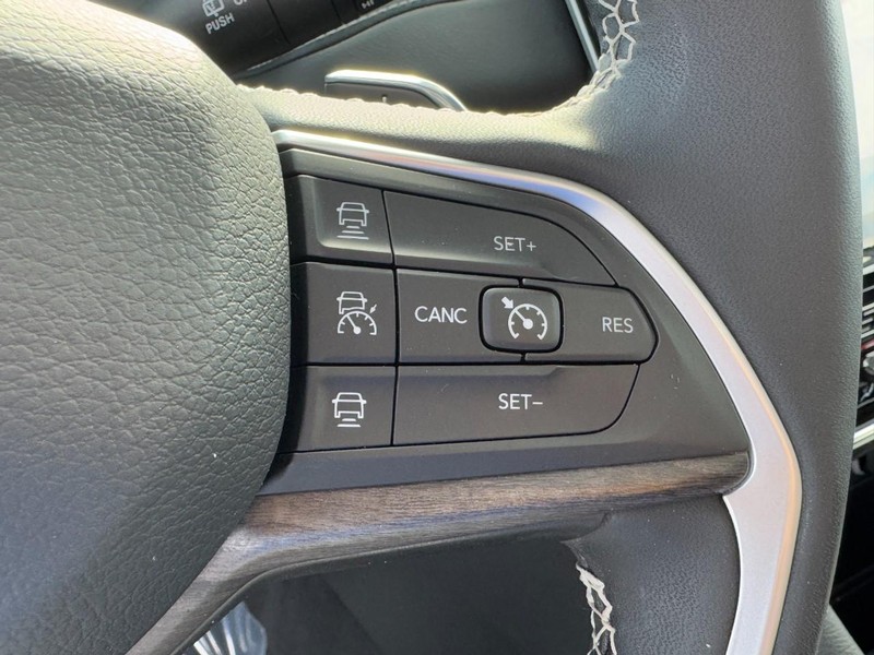 Jeep Grand Cherokee 4xe Vehicle Image 29