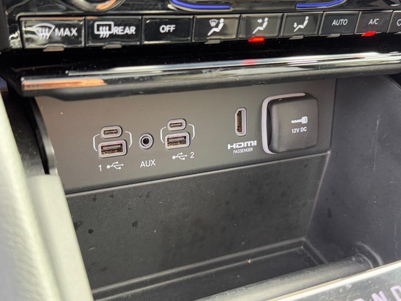 Jeep Grand Cherokee 4xe Vehicle Image 32