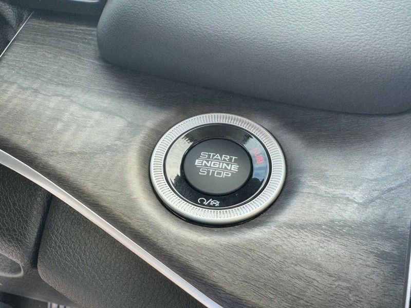 Jeep Grand Cherokee 4xe Vehicle Image 34