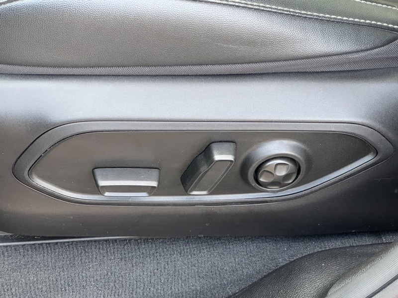 Jeep Grand Cherokee 4xe Vehicle Image 39