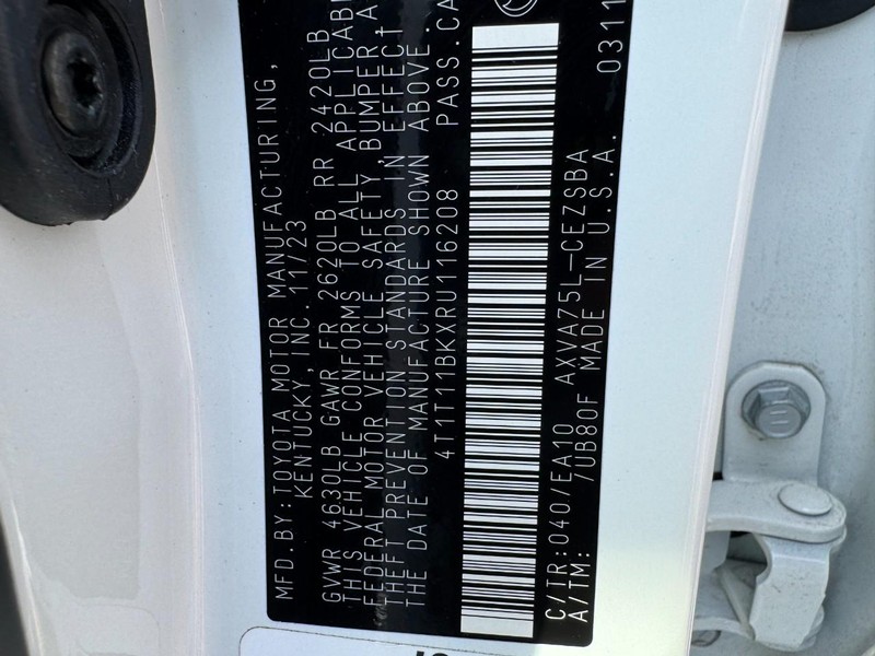 Toyota Camry Vehicle Image 33