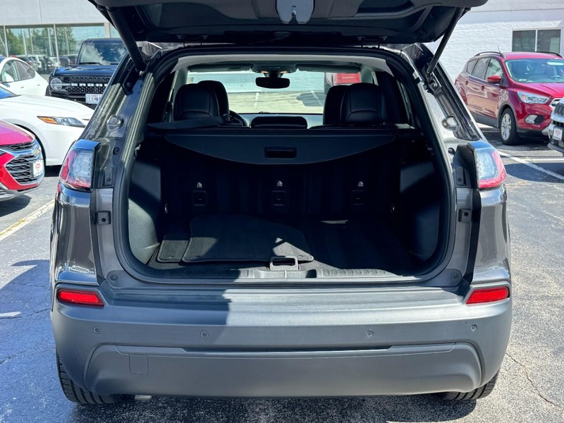 Jeep Cherokee Vehicle Image 15