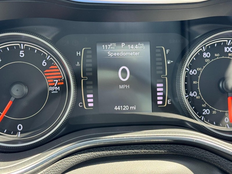 Jeep Cherokee Vehicle Image 28