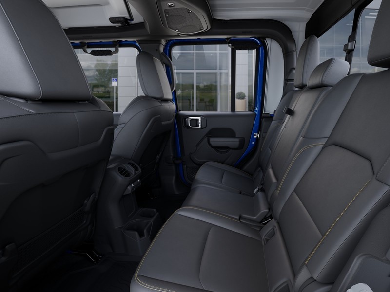 Jeep Gladiator Vehicle Image 26